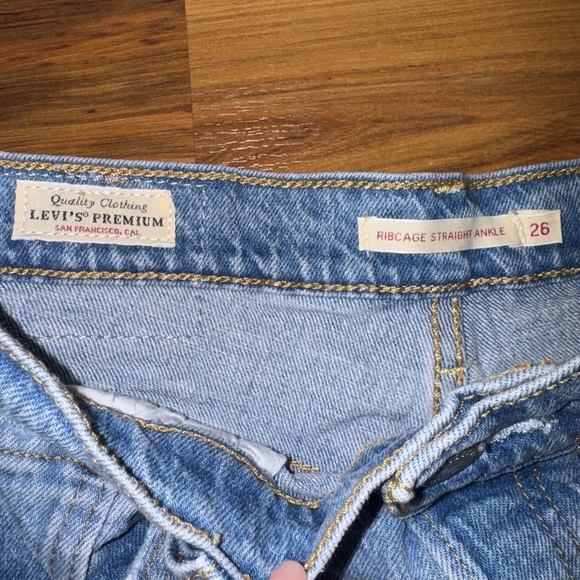 Levi’s Premium Ribcage Straight Ankle Jeans Women’s Size 26 Distressed High Rise - Picture 2 of 6